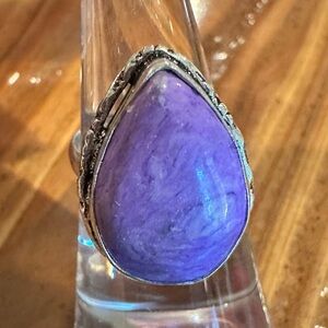 2109 Vibrant Purple Stone Teardrop Ring